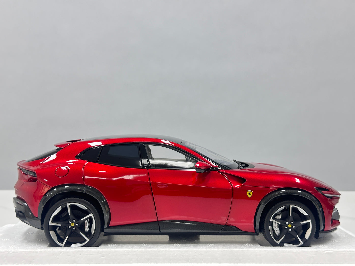 BBR 1/18 Ferrari Purosangue – Rosso Volcan (Volcano Red) – Die-cast, Fully Opening – HE180052B