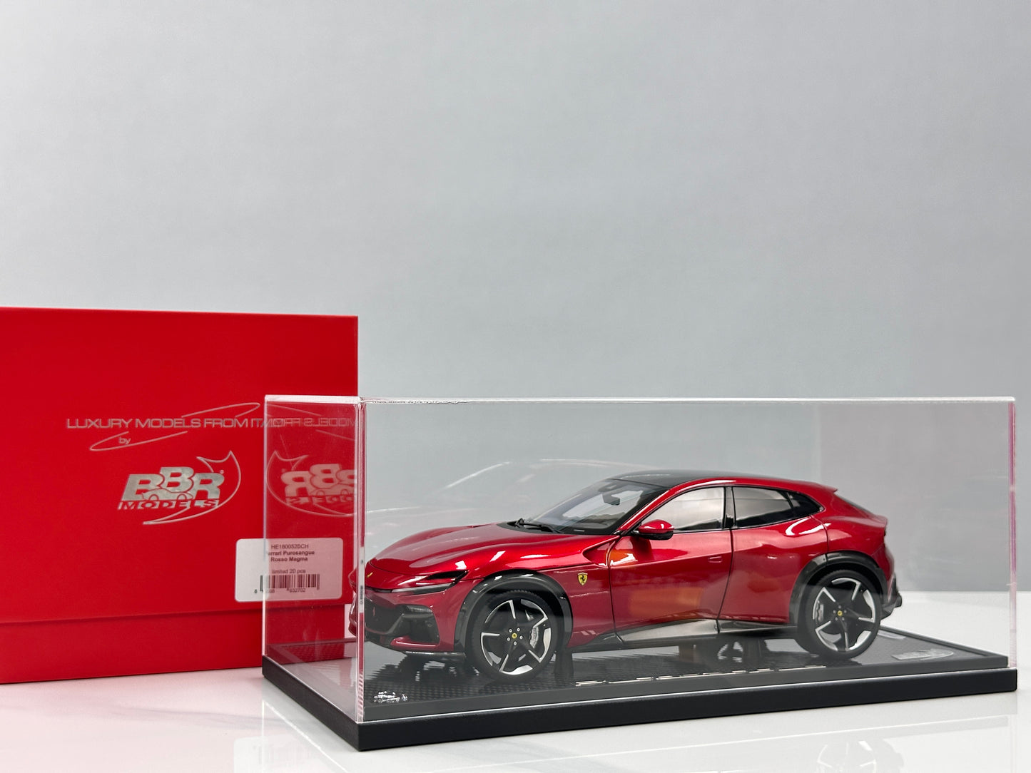 BBR 1/18 Ferrari Purosangue – Metallic Red, Black Roof, Carbon Fiber Underbody (HE180052BCH)