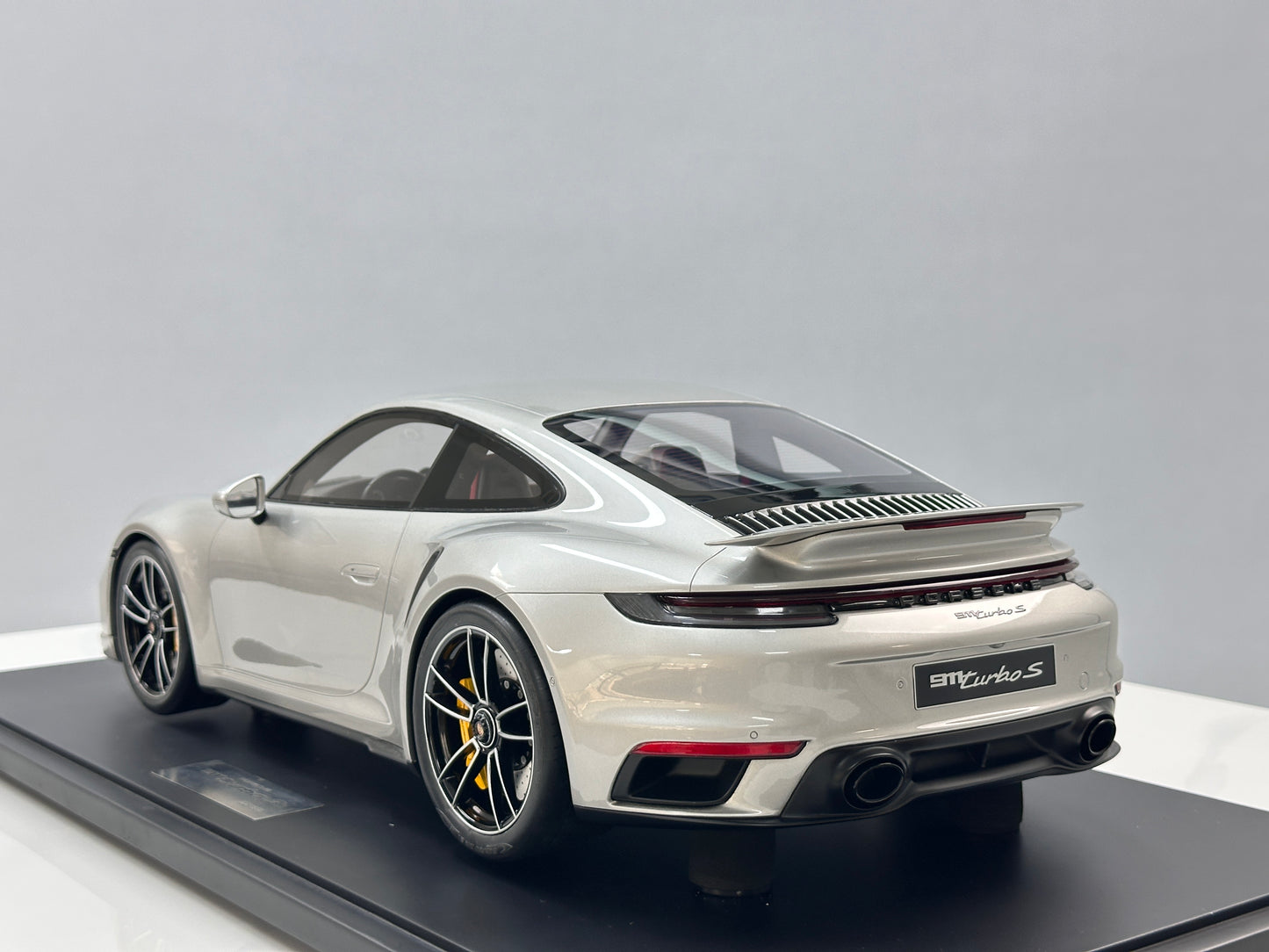 GT Spirit 1/8 Porsche 911 [992.1] TURBO S Silver GTS801801