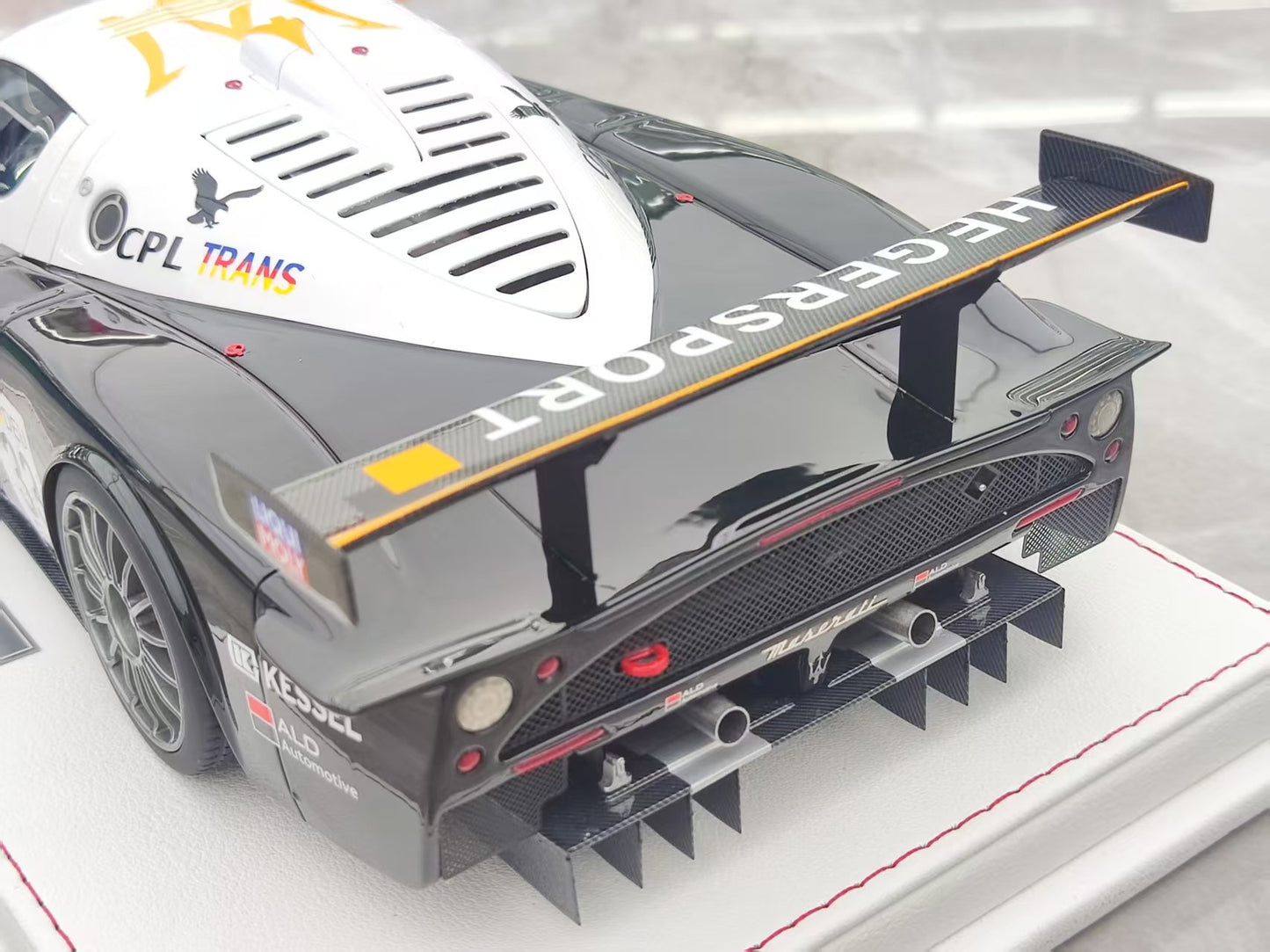 GL 1/18 Maserati MC12 Track Edition Black + White JS-GL019