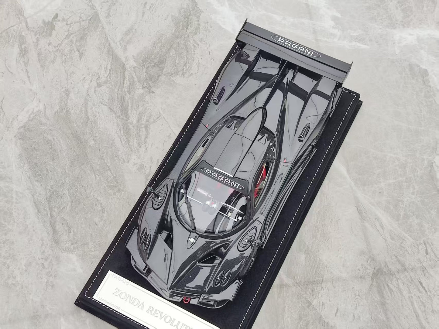 HH Model 1/18 Pagani Zonda R & Evolution Specials Black Carbon HH456