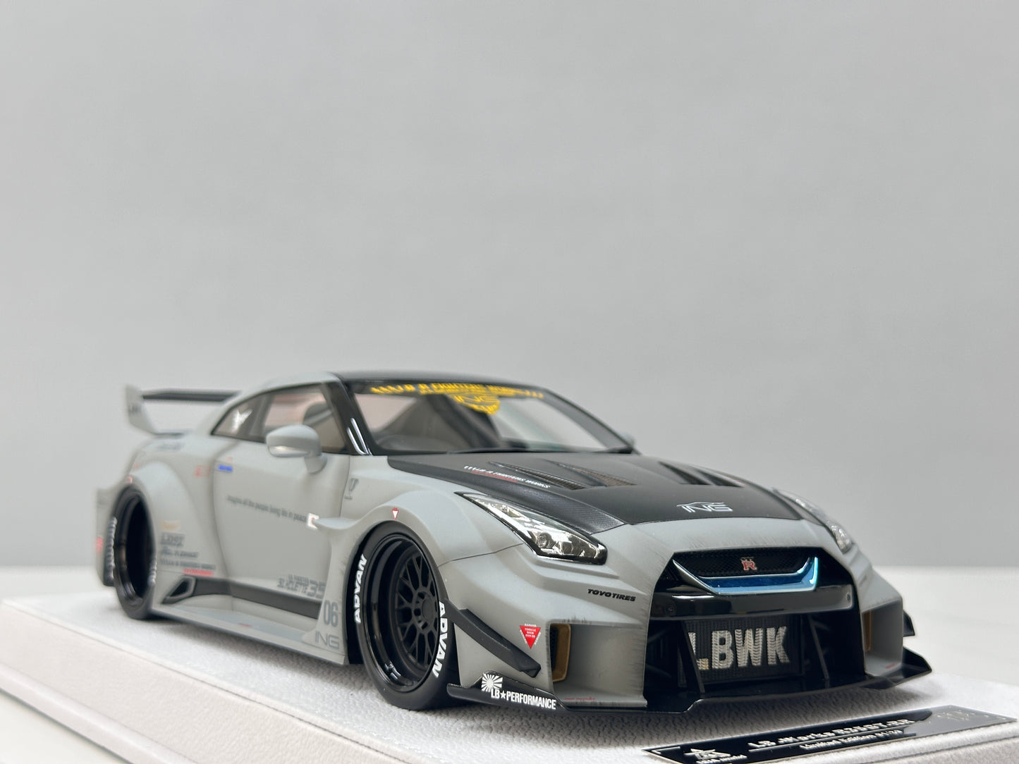 BBA MODEL 1/18 Nissan GTR 35GT-RR Fighter Gray BBA063
