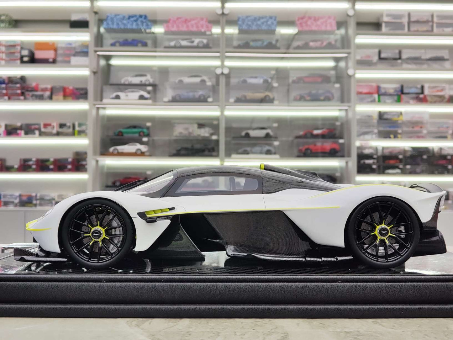 FRONTIART 1/18 Aston Martin Valkyrie Pearl White FA117