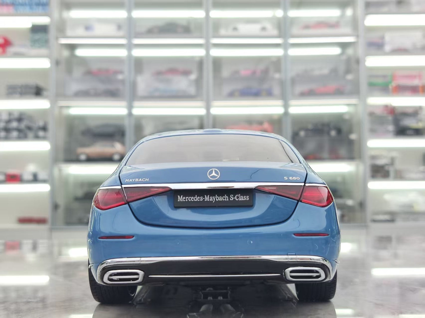 Almost Real 1/18 Mercedes-Benz Maybach S-Class Vintage Blue 820135