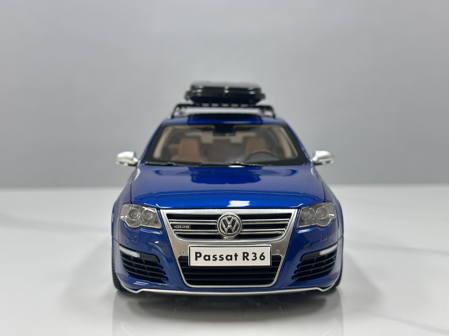 NZG 1/18 Volkswagen Passat R36 wagon Biscay Blue NZG014