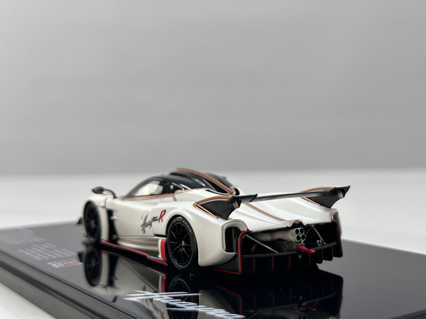 LCD 1/43 Pagani Huayra R Die-cast Model (Fully Opening Parts) - Matte White (LCD43017-PW)