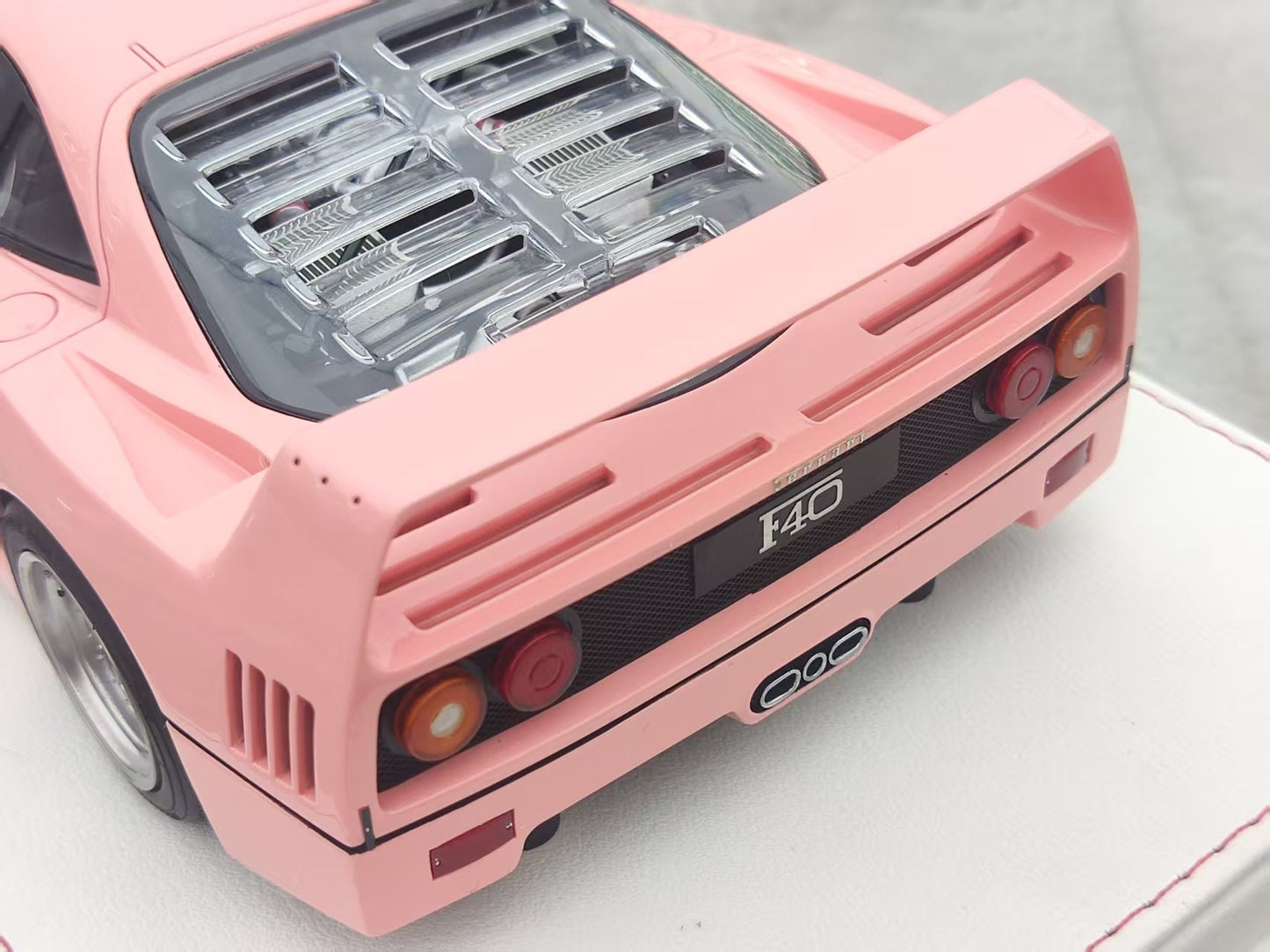 GL 1/18 Ferrari F40 Pink JS-GL012