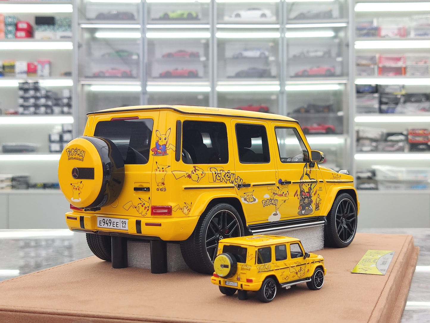 VIP 1/18 Mercedes-Benz G63 Pikachu Set Simulated Car Model JS-VIP001