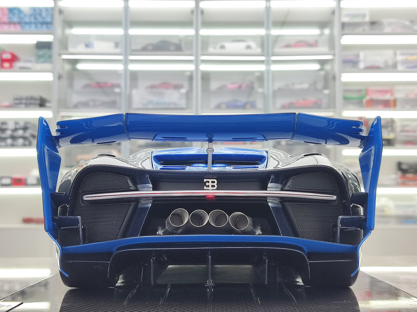 RUNNER 1/12 Bugatti Vision Gran Turismo Blue RNR021