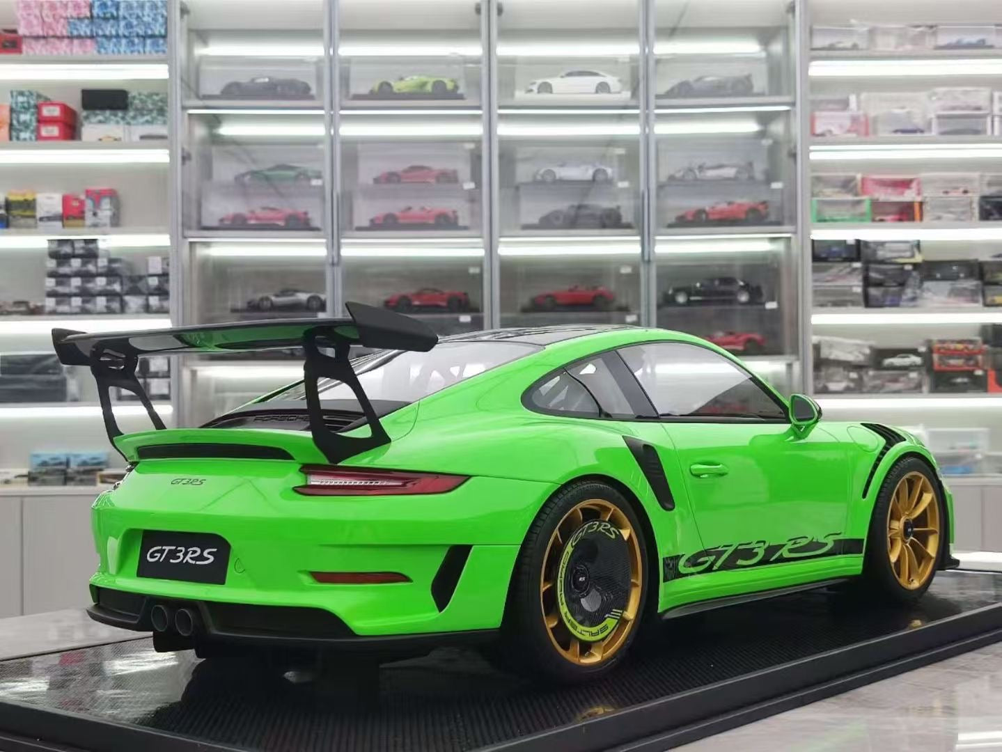 DM 1/8 Porsche 911 GT3RS Green Simulated Car Model PG011P