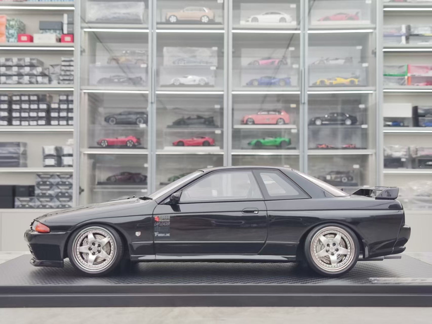 Ignition Model 1/18 Nissan Skyline GT-R NISMO (BNR32) Metallic Pearl Black IG3544
