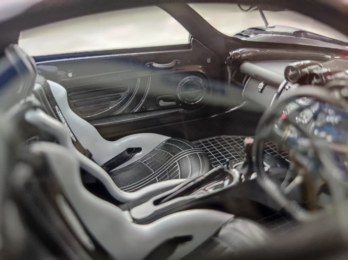 HH Model 1/18 Pagani Zonda Specials Absolute HH556