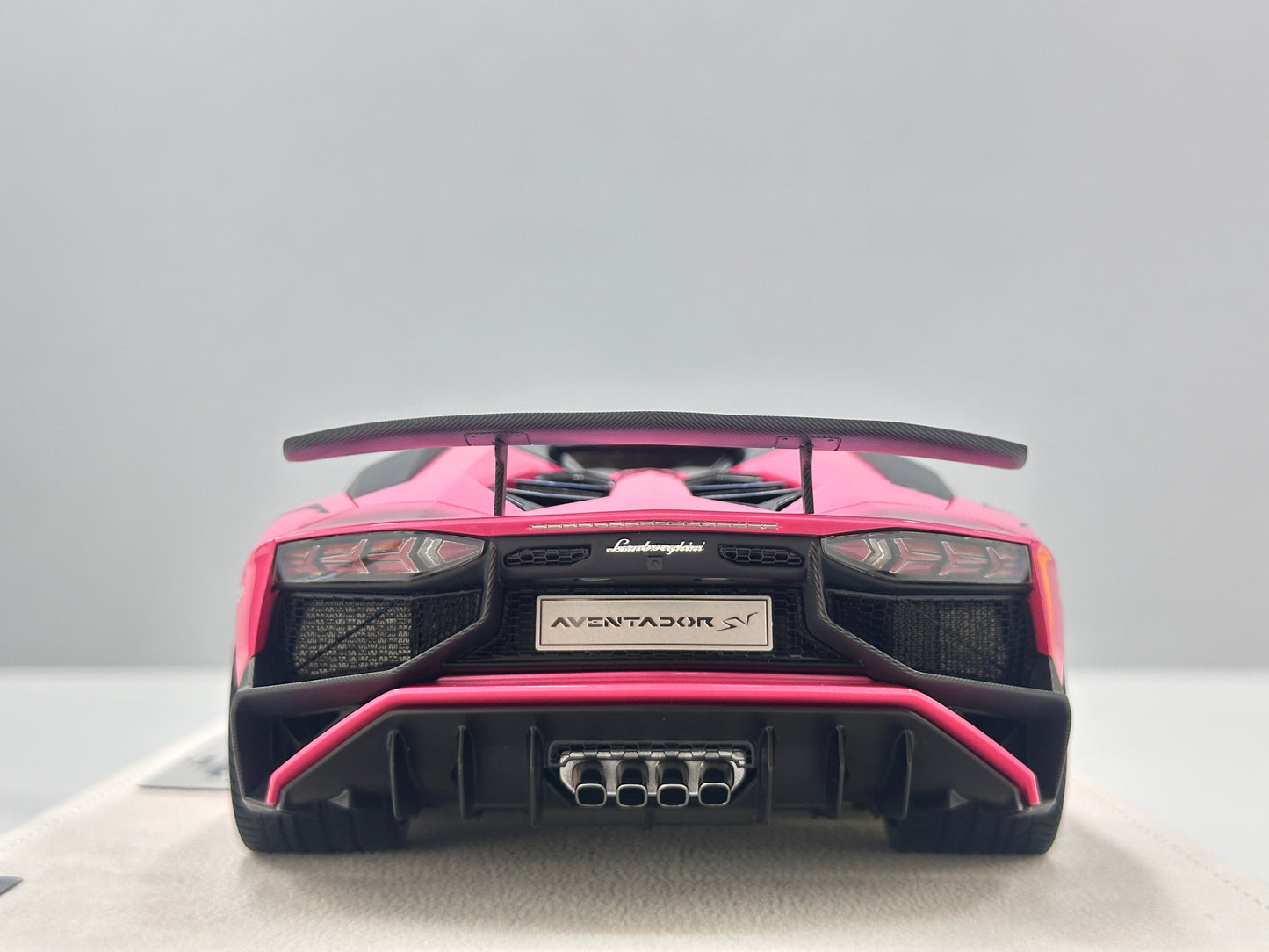 MAKEUP 1/18 Lamborghini Aventador LP750-4 SV Roadster 2015 Pink EML007H