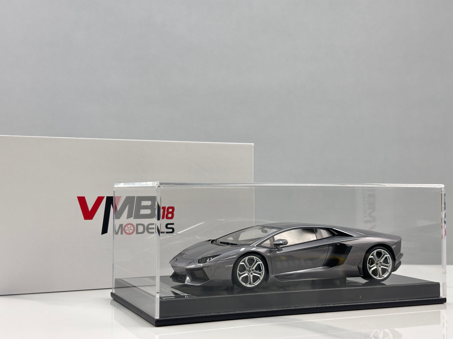 VMB 1/18 Lamborghini Aventador LP700-4 Silver-Grey VMB064
