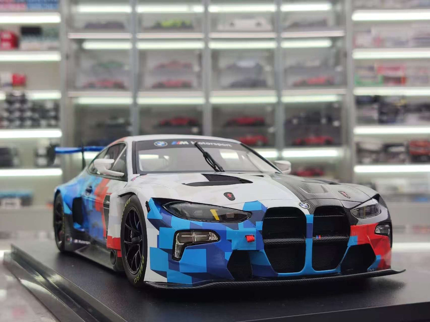 Topspeed 1/18 BMW M4 GT3 EVO Presentation Blue-White Livery Resin Model TS0614