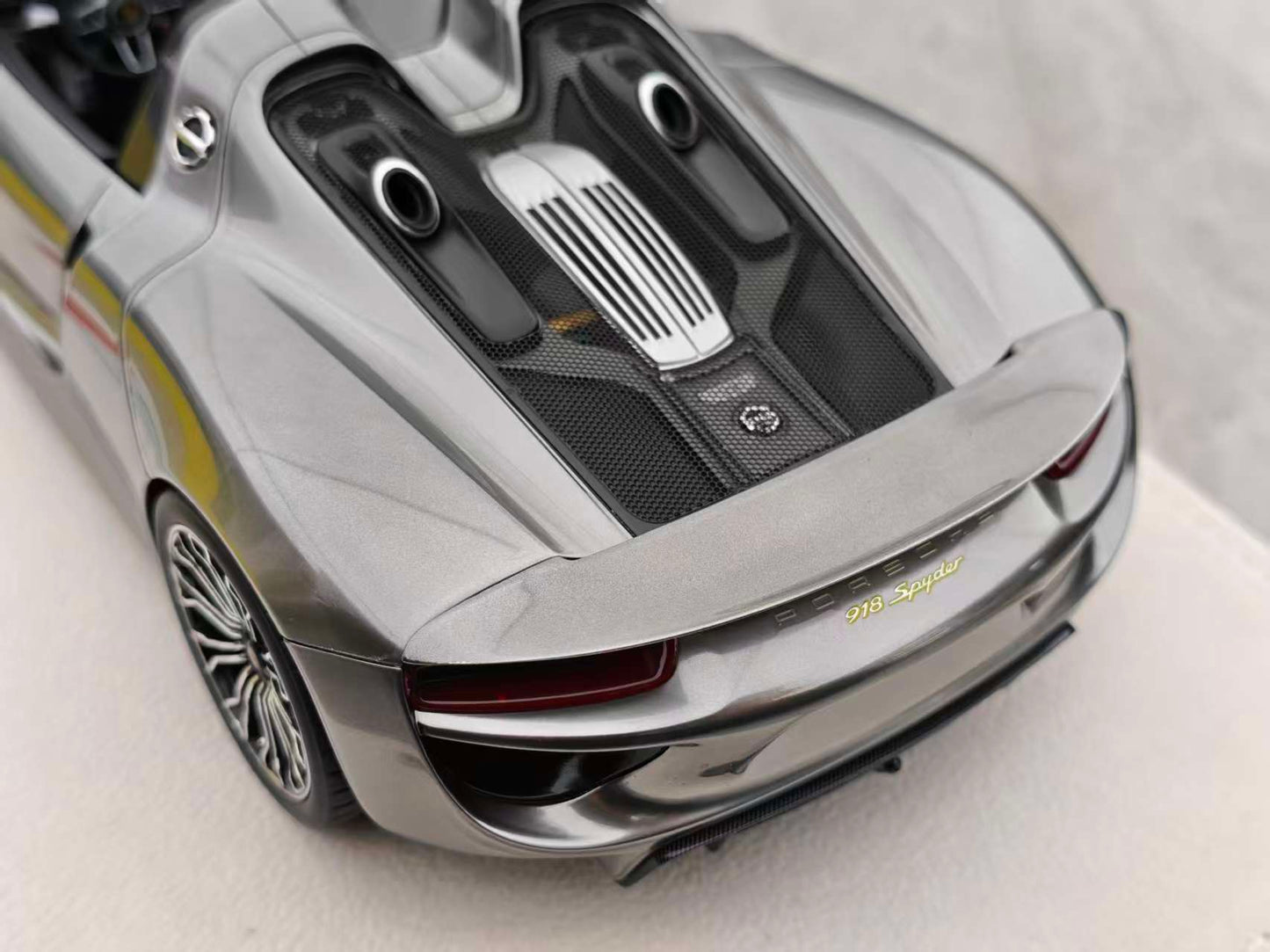 MAKEUP 1/18 Porsche 918 Spyder, Silver, EML045J