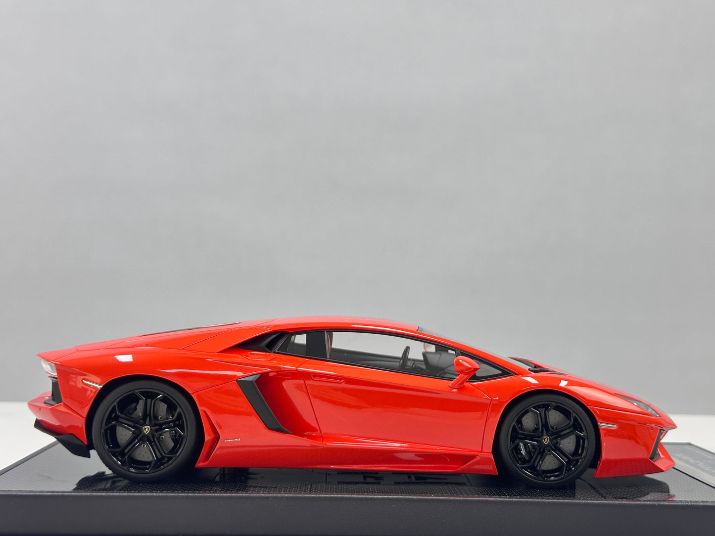VMB 1/18 Lamborghini Aventador LP700-4 Orange VMB063