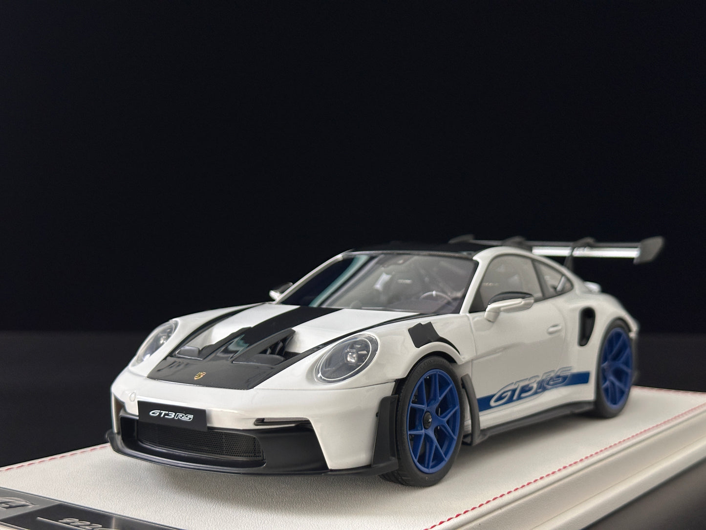 GH MODEL 1/18 Porsche 992 GT3RS Sky Grey GH015