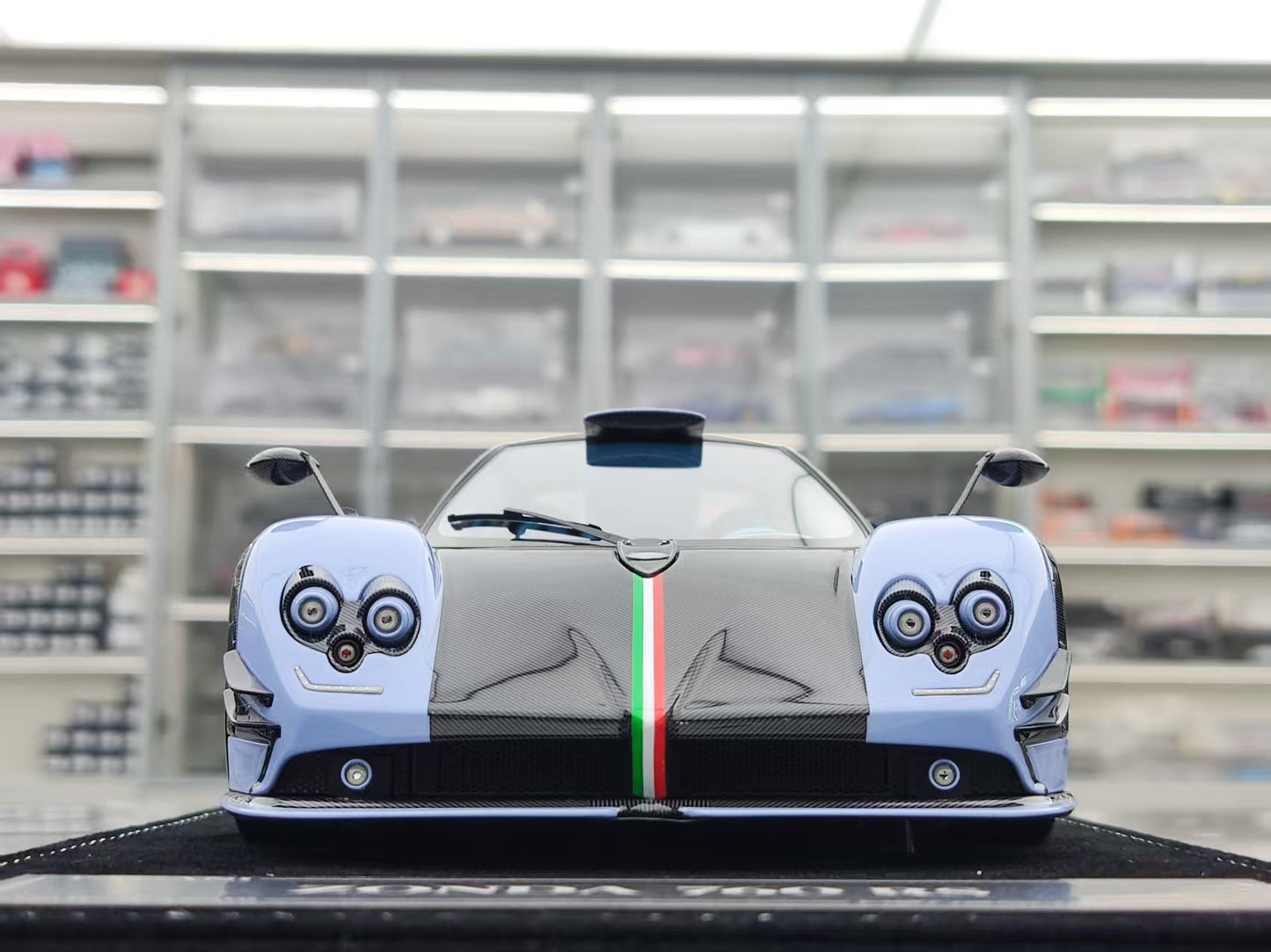 HH Model 1/18 Pagani Zonda Specials  Baby Blue HH554