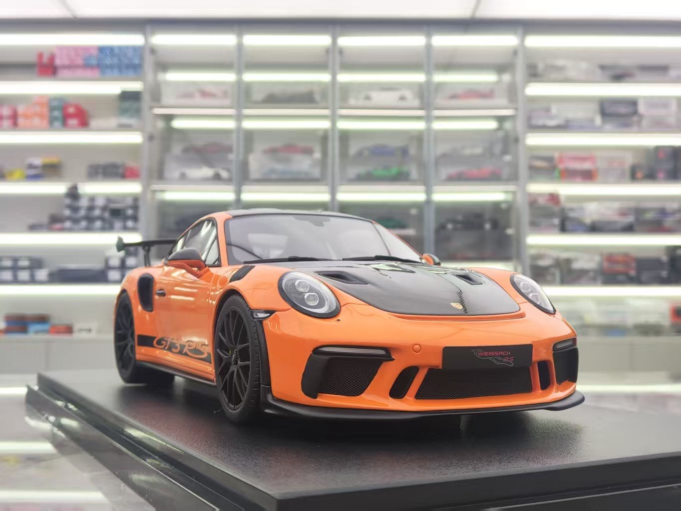 GT SPIRIT 1/18 Porsche 911 GT3 RS Car Model CLDC044