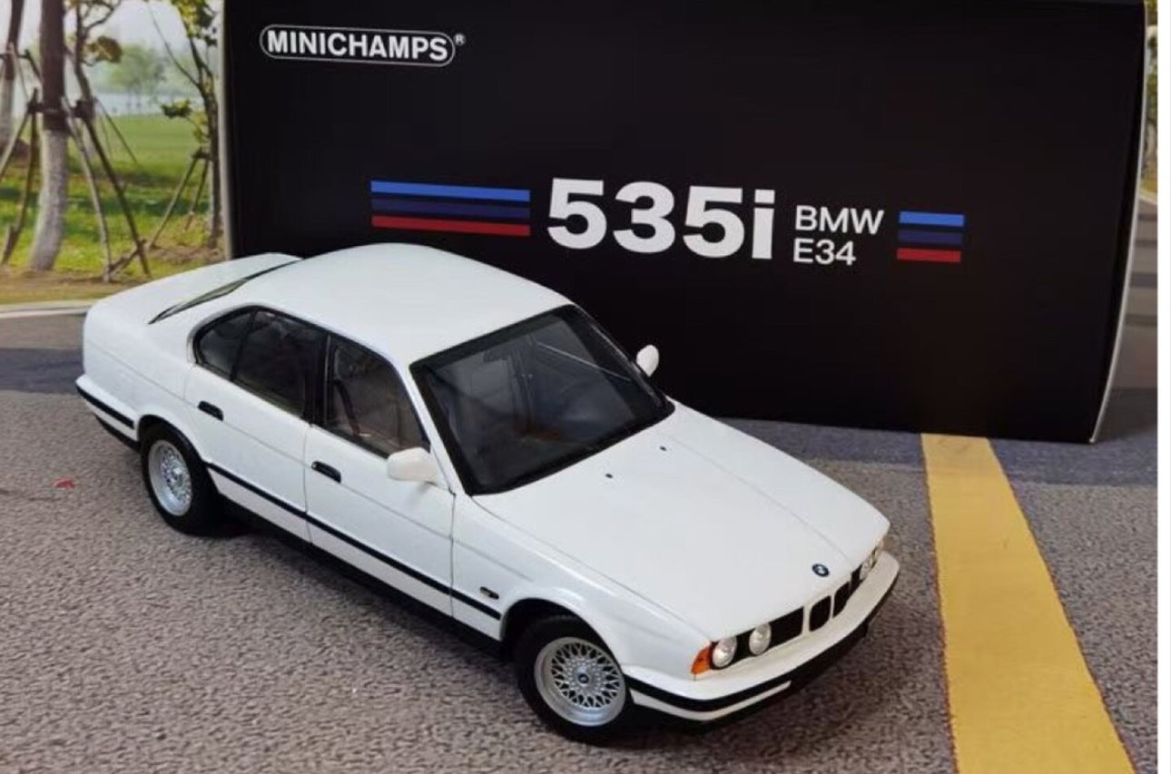 MINICHAMPS 1/18 BMW 535i (E34) 1988 White 113024004