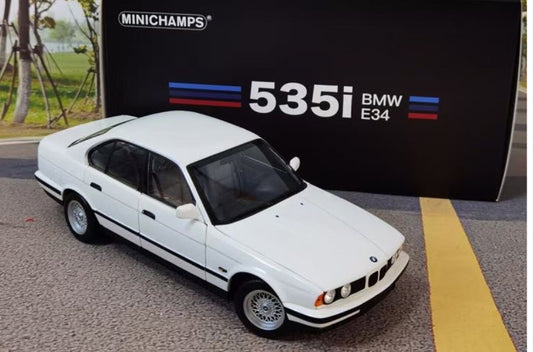 MINICHAMPS 1/18 BMW 535i (E34) 1988 Blanco 113024004