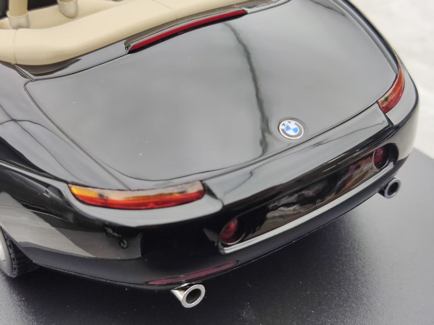 MINICHAMPS 1/18 BMW Z8 ROADSTER -2000 Black 155024231