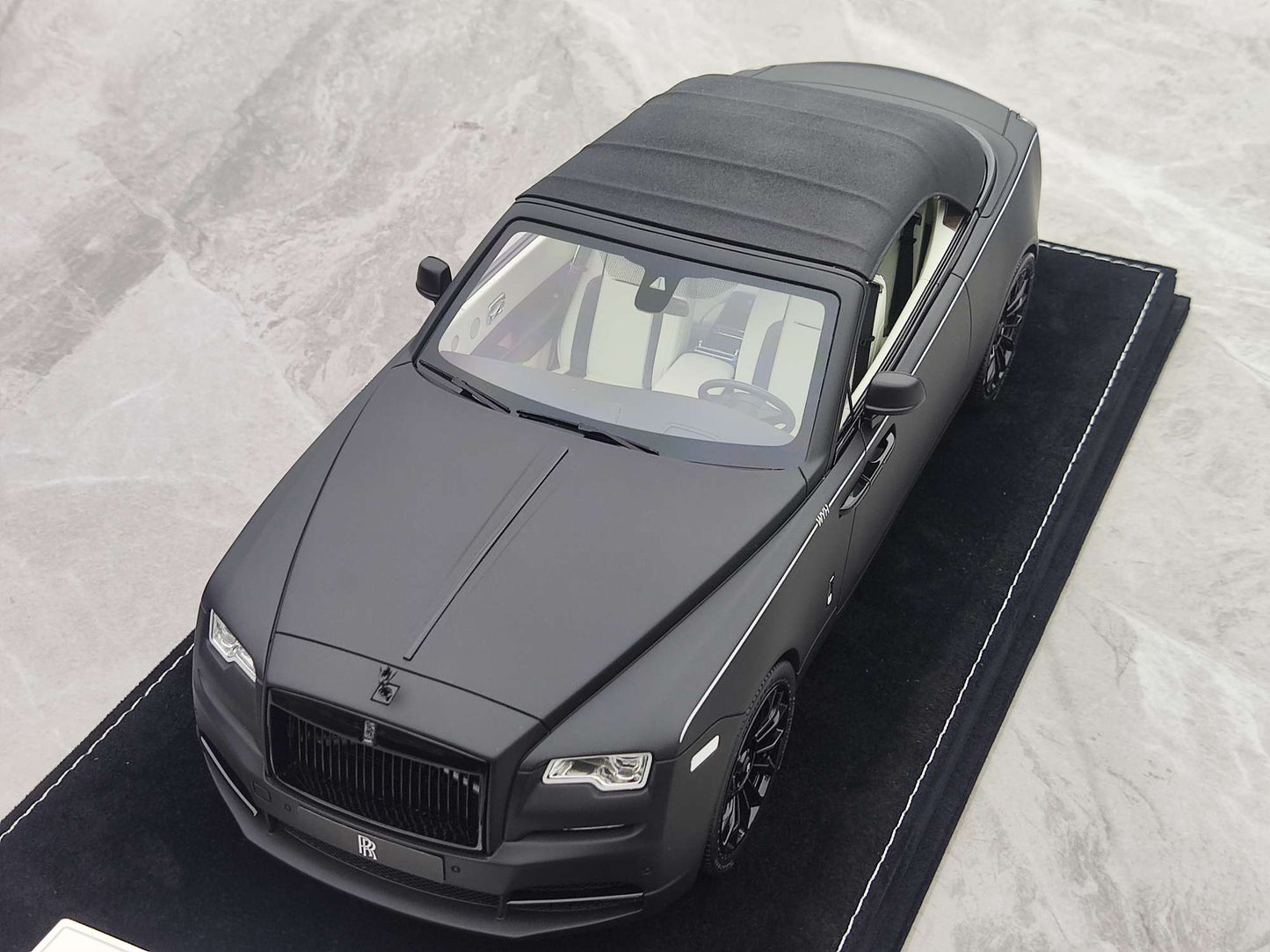 HH Model 1/18 Rolls-Royce Dawn (Matte Black) HH426