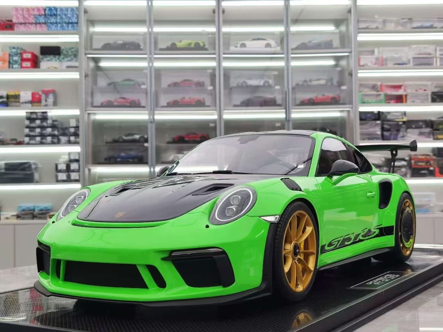 DM 1/8 Porsche 911 GT3RS Green Simulated Car Model PG011P
