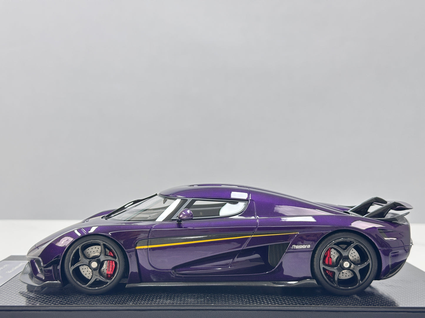FRONTIART 1/18 Koenigsegg Regera Carbon Purple FA194