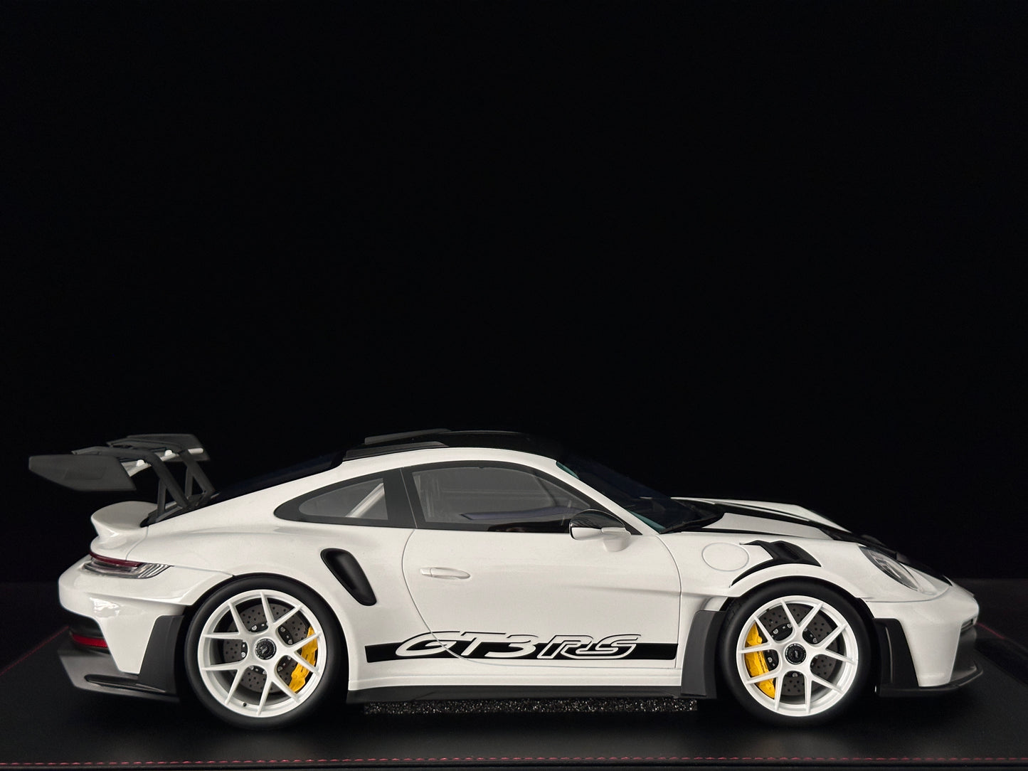 IVY 1/12 Porsche 992 GT3 RS White with White Wheels IVY242