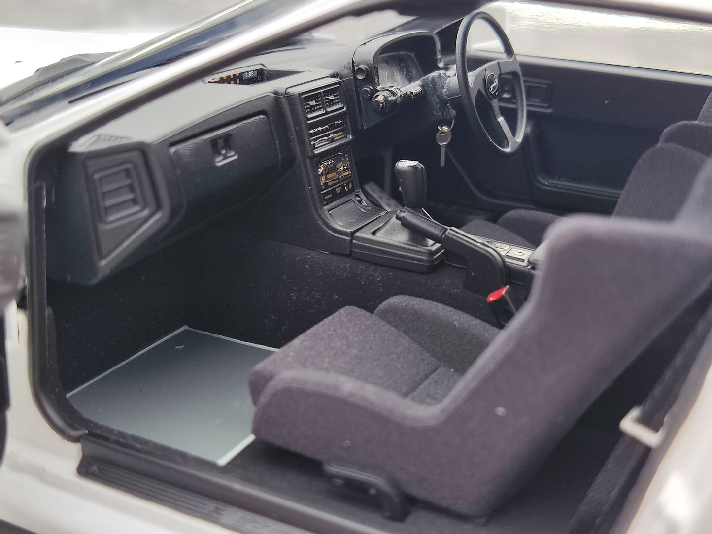 TopArt Collection 1/18 Mazda RX7 FC3S 1989 White Silver Wheels TA007