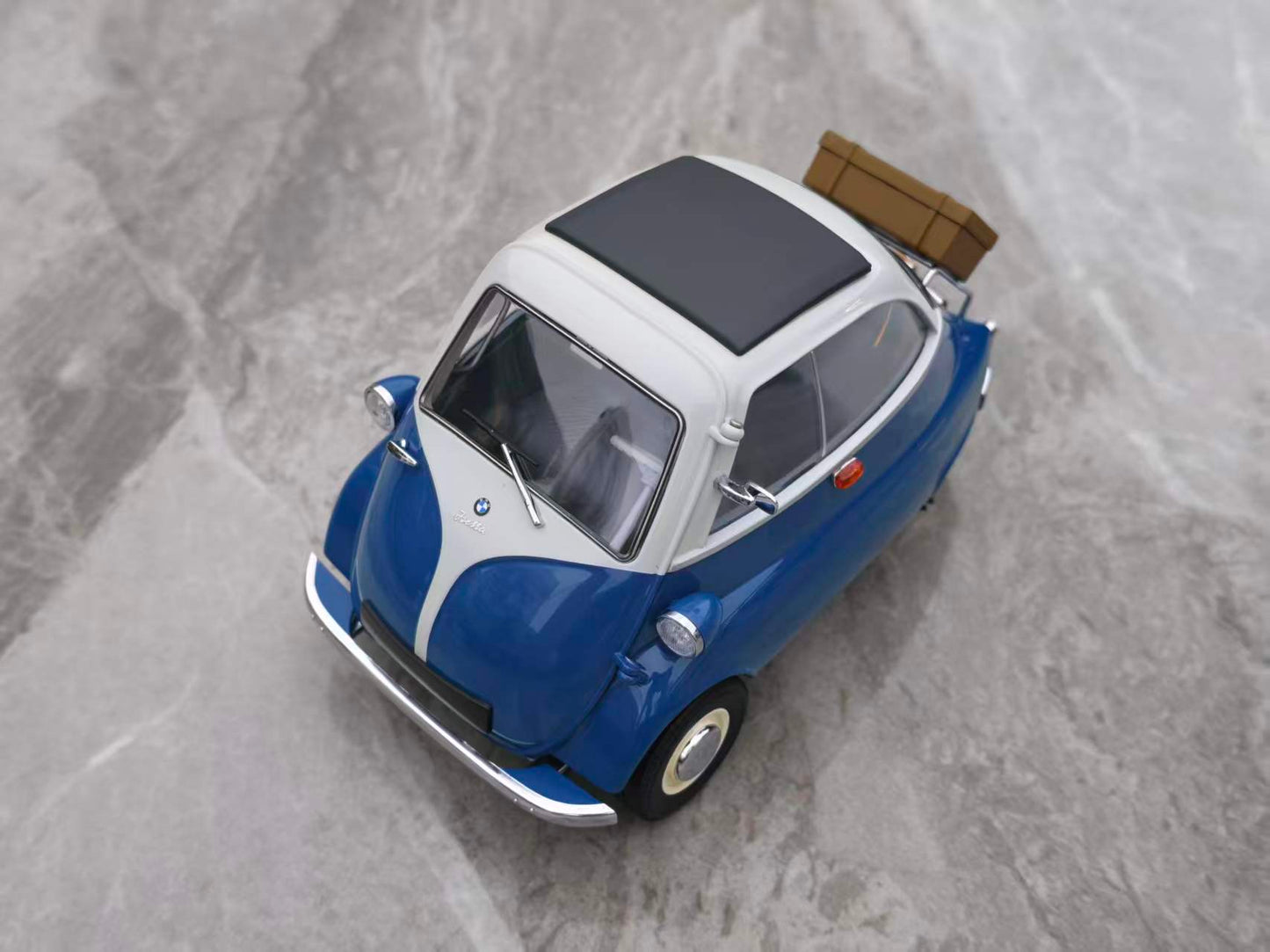 MINICHAMPS 1:18 BMW ISETTA -1955 Blue 110024000