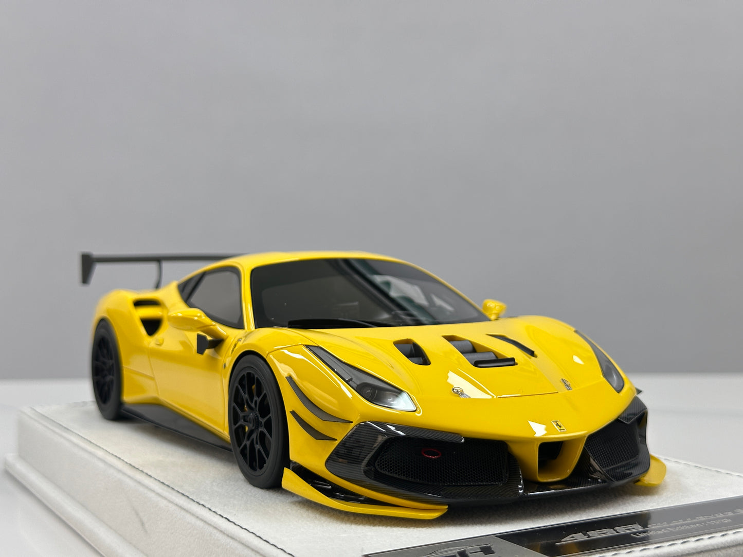 GH MODEL 1/18 Ferrari 488 Challenge Evo Standard Yellow GH020