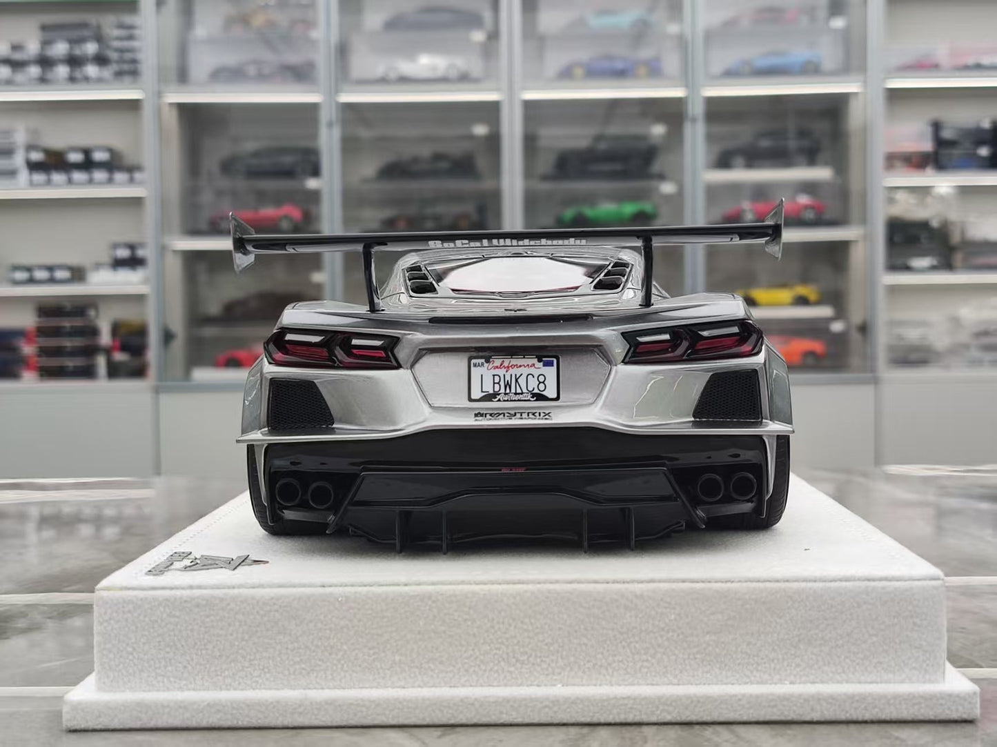 BBA MDOEL 1/18 Corvette C8 Widebody Tungsten Steel Silver BBA059