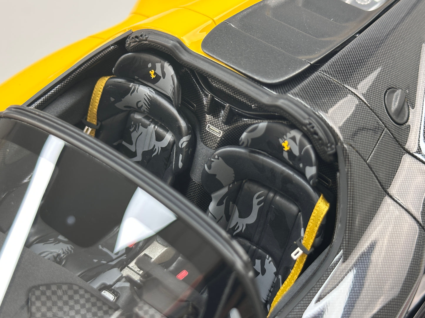 BBR 1/18 Ferrari SP3 Daytona 599+1 Spider - Open Roof Modena Yellow/Black Carbon Fiber P18214TMOCH