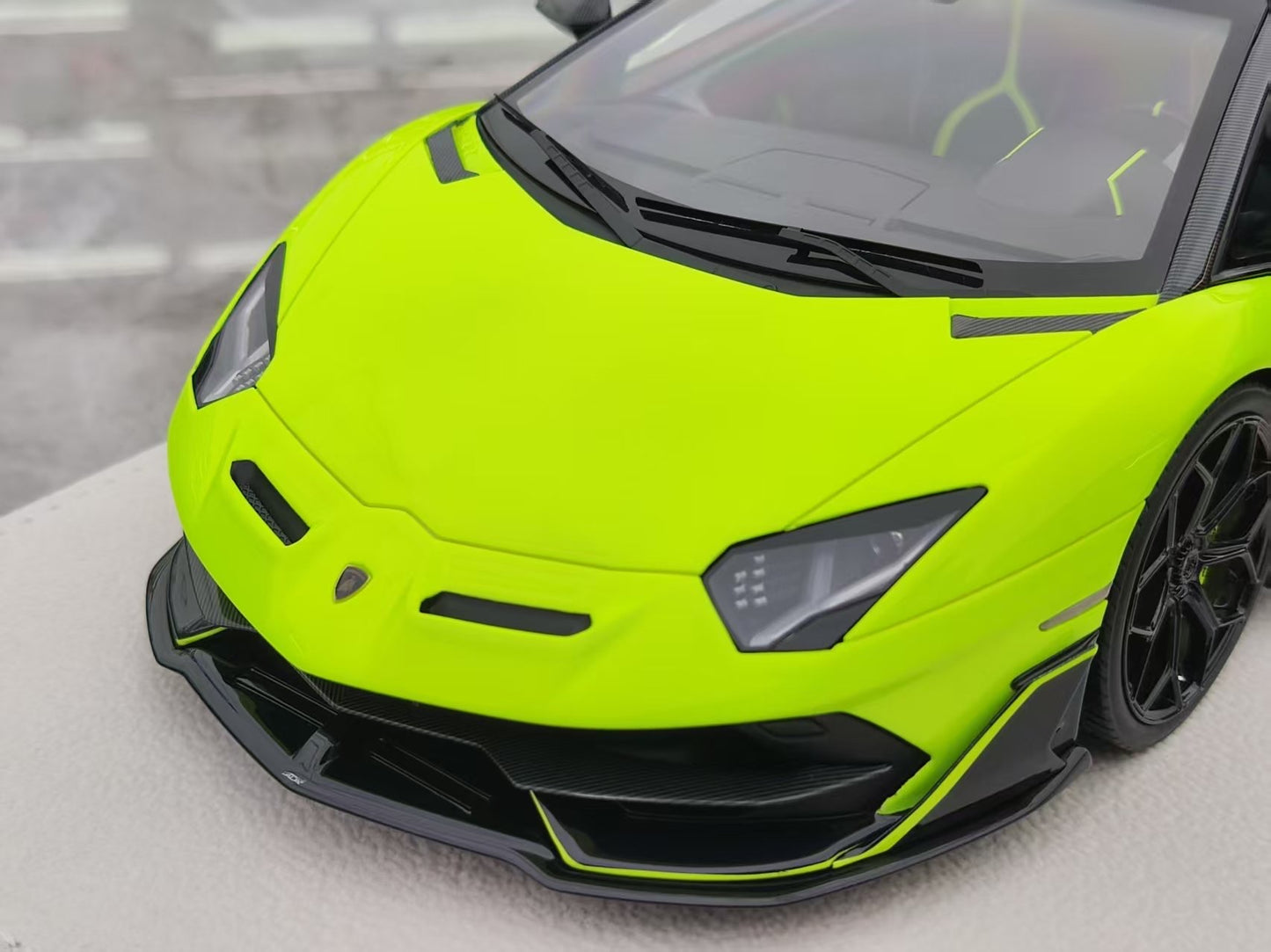 MAKEUP 1/18 Lamborghini Aventador SVJ Green EML025I