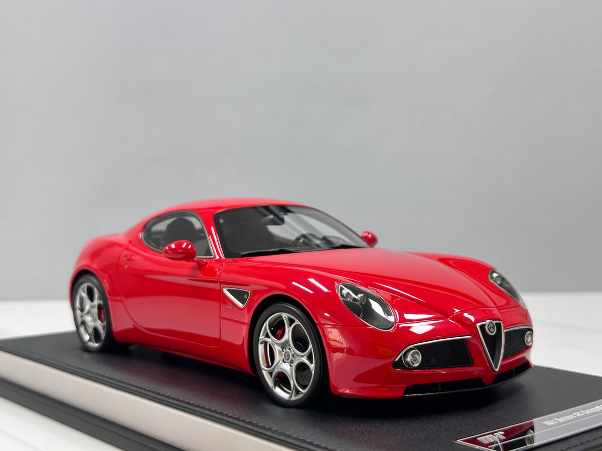 MOTORHELIX 1/18 Alfa Romeo 8C Competizione 2008 Alfa Red MH393