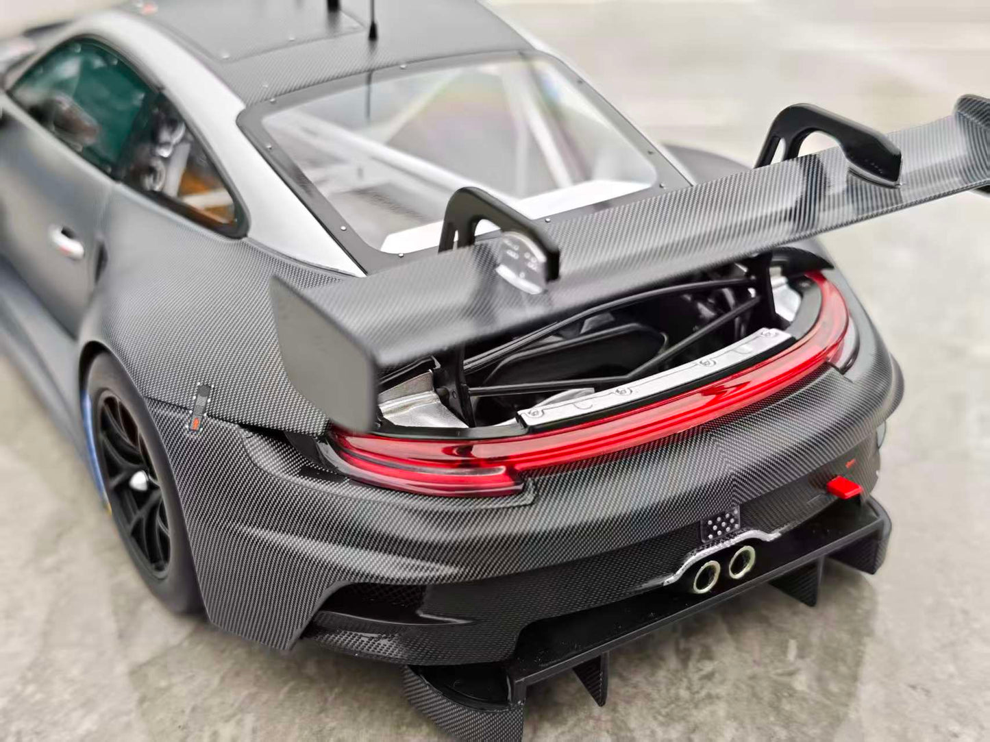 MINICHAMPS 1/18 Porsche PORSCHE 911 992 GT3 R 110246000