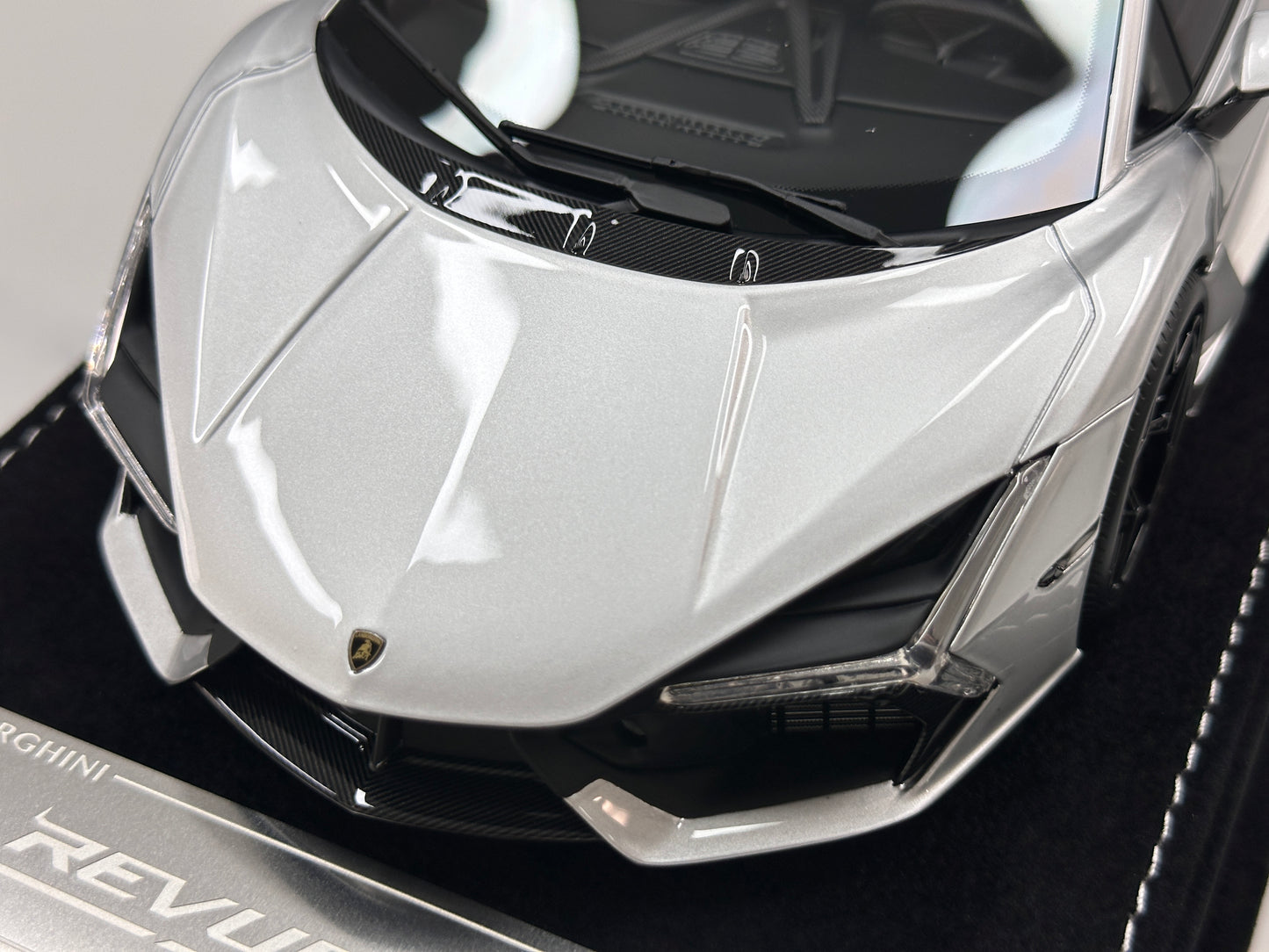 HH Model 1/18 Lamborghini Revuelto Metallic Silver HH620