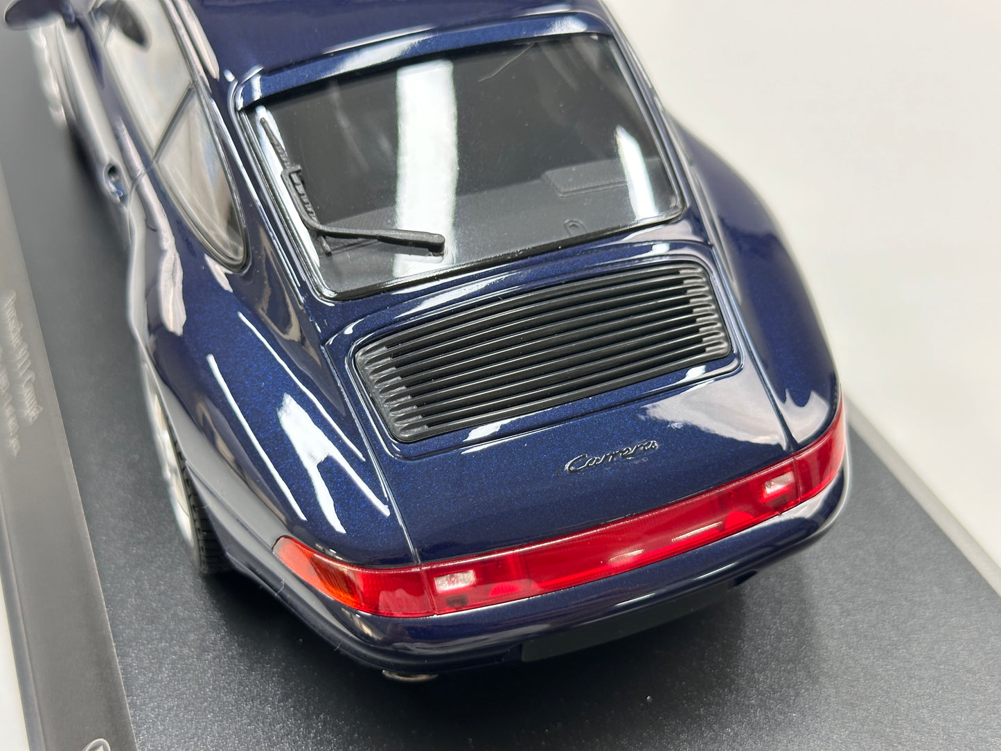 MINICHAMPS 1/18 Porsche 911 (993) 1993 Metallic Blue 155061100