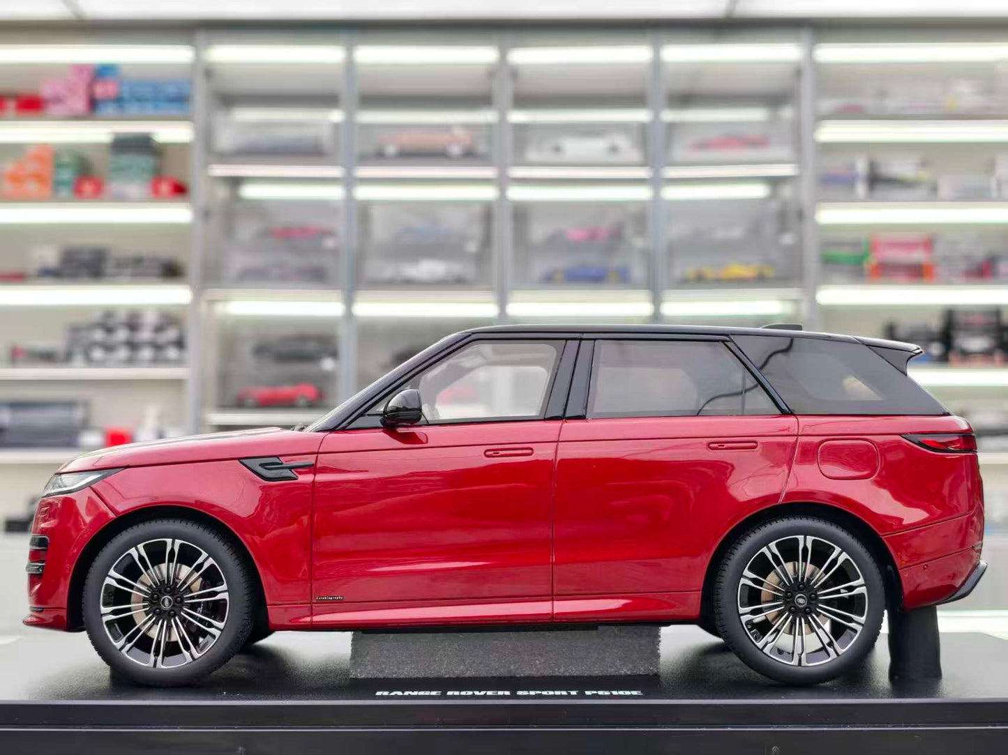 GT Spirit 1/18 RANGE ROVER SPORT GT523