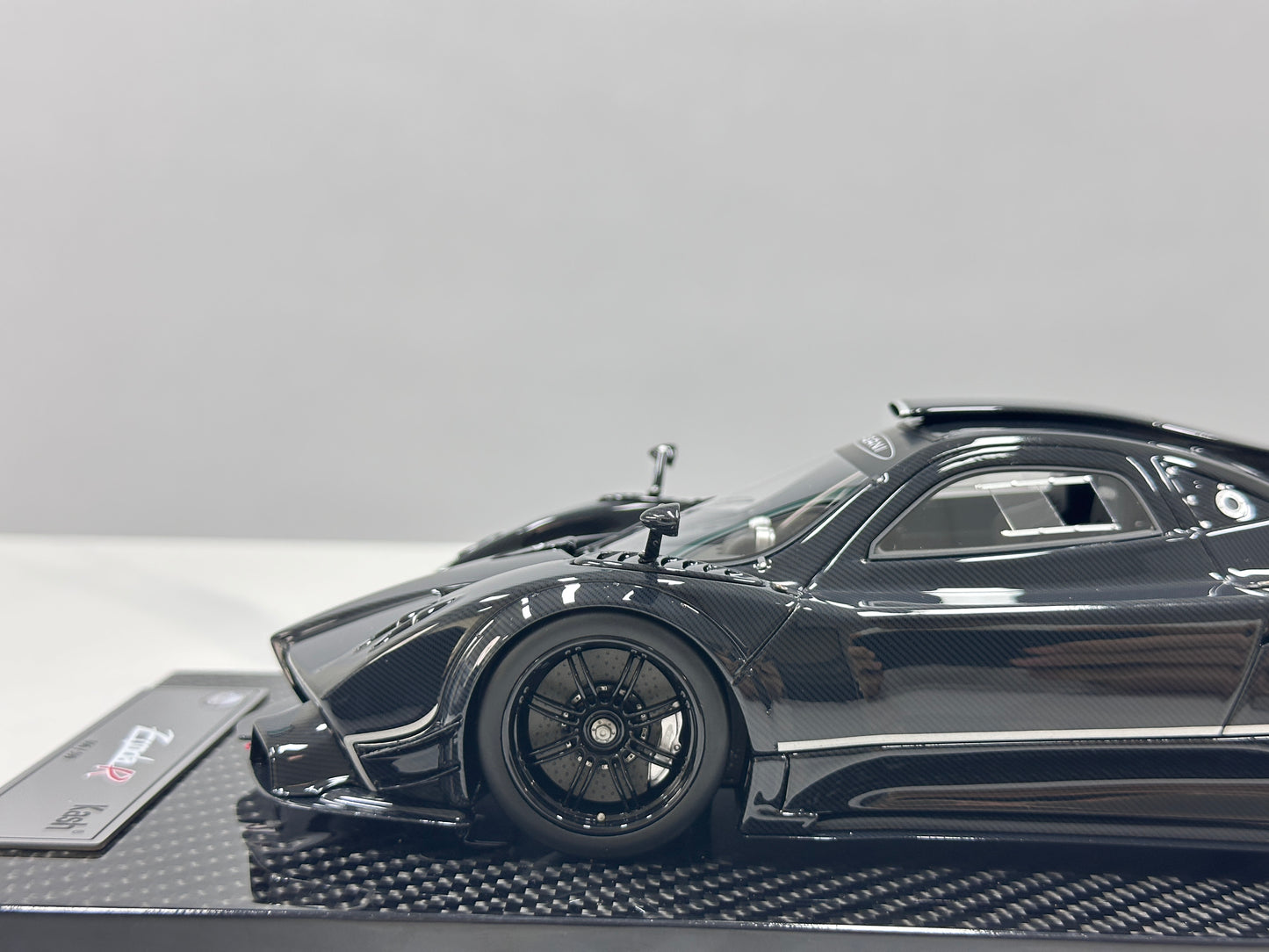 KASH MODEL 1/18 Pagani Zonda R Gloss Carbon Black KPZR002