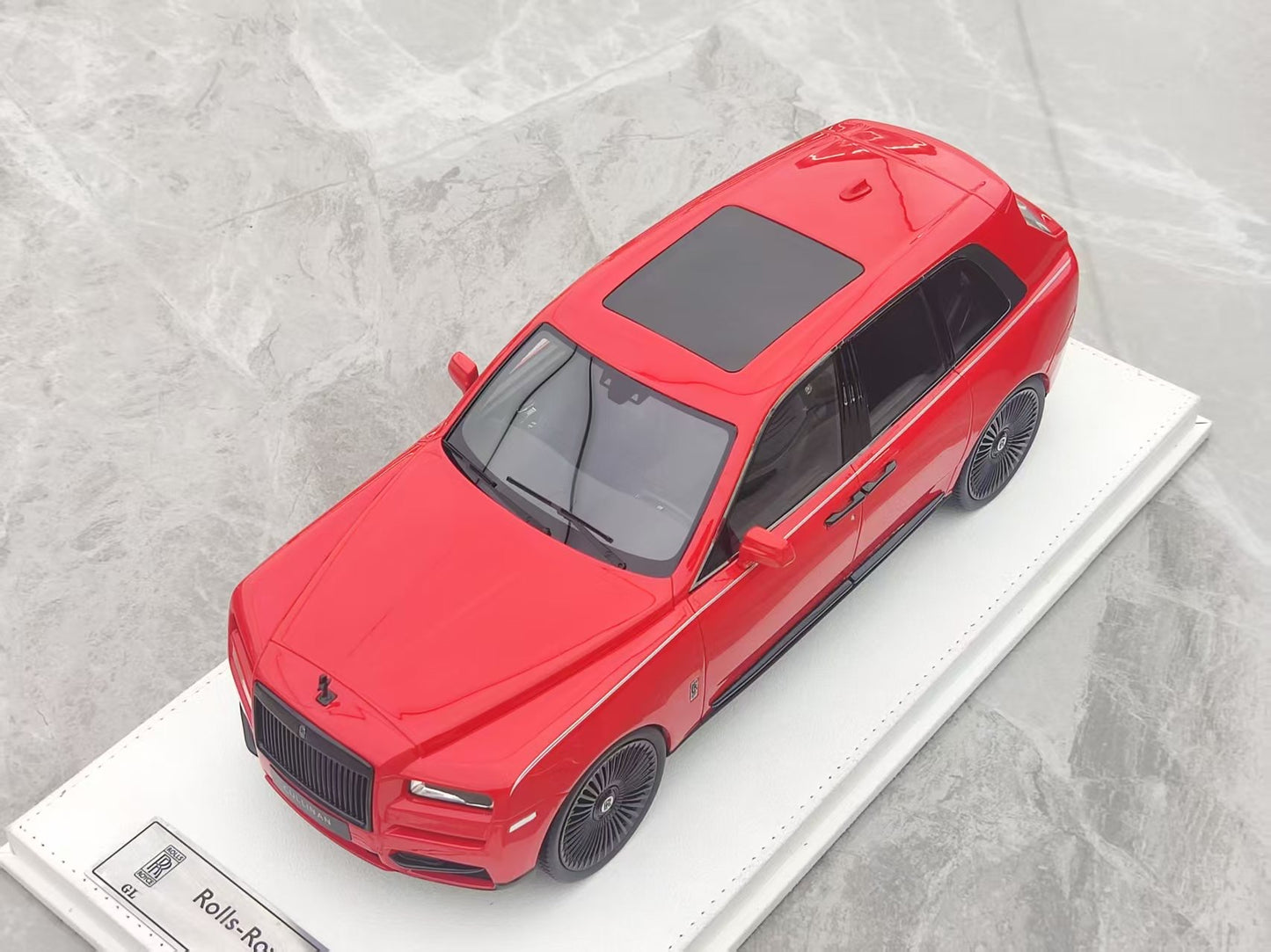 GL 1/18 Rolls-Royce Cullinan Red Model Car JS-GL032