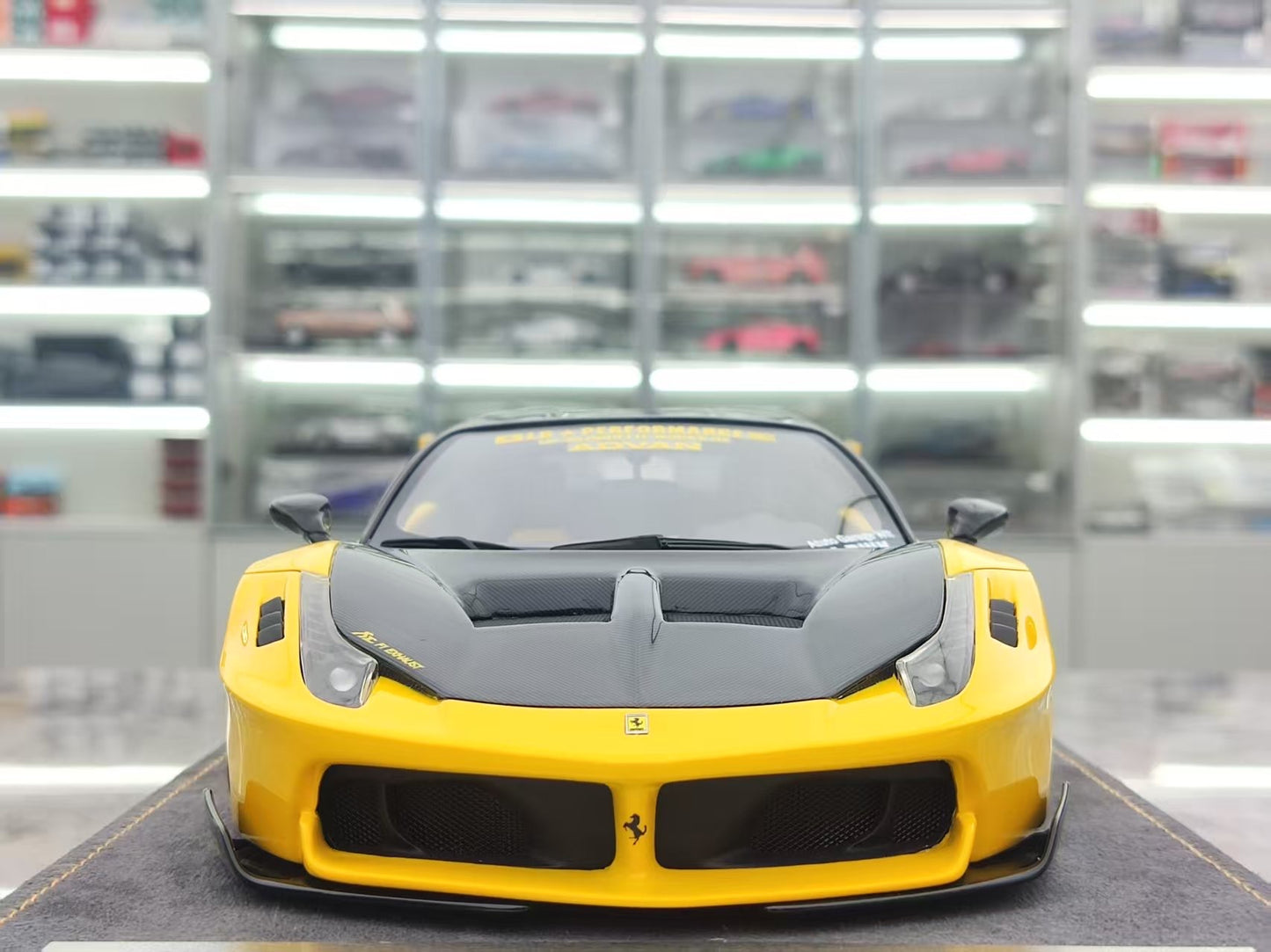 ARES MODEL 1/18 Ferrari 458 Yellow Model Car ARES011