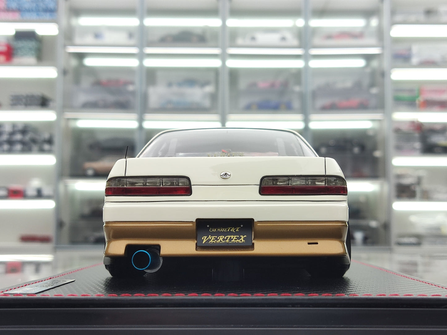 Ignition Model 1/18 Nissan Vertex S13 Silvia White/Gold with SR20 Engine IG3589