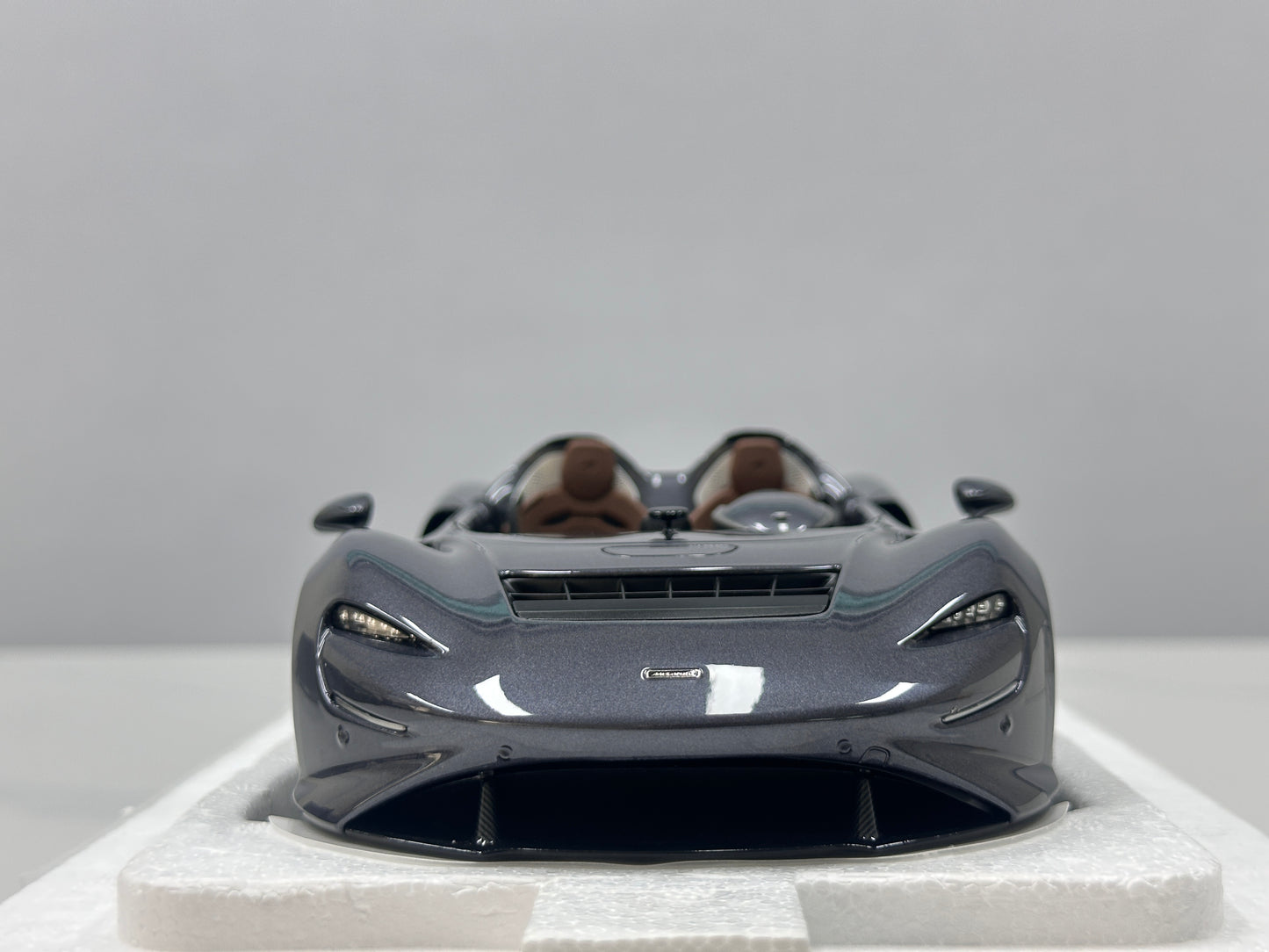LCD 1/18 McLaren Elva Diecast Model – Metallic Grey (LCD18015-HGM)