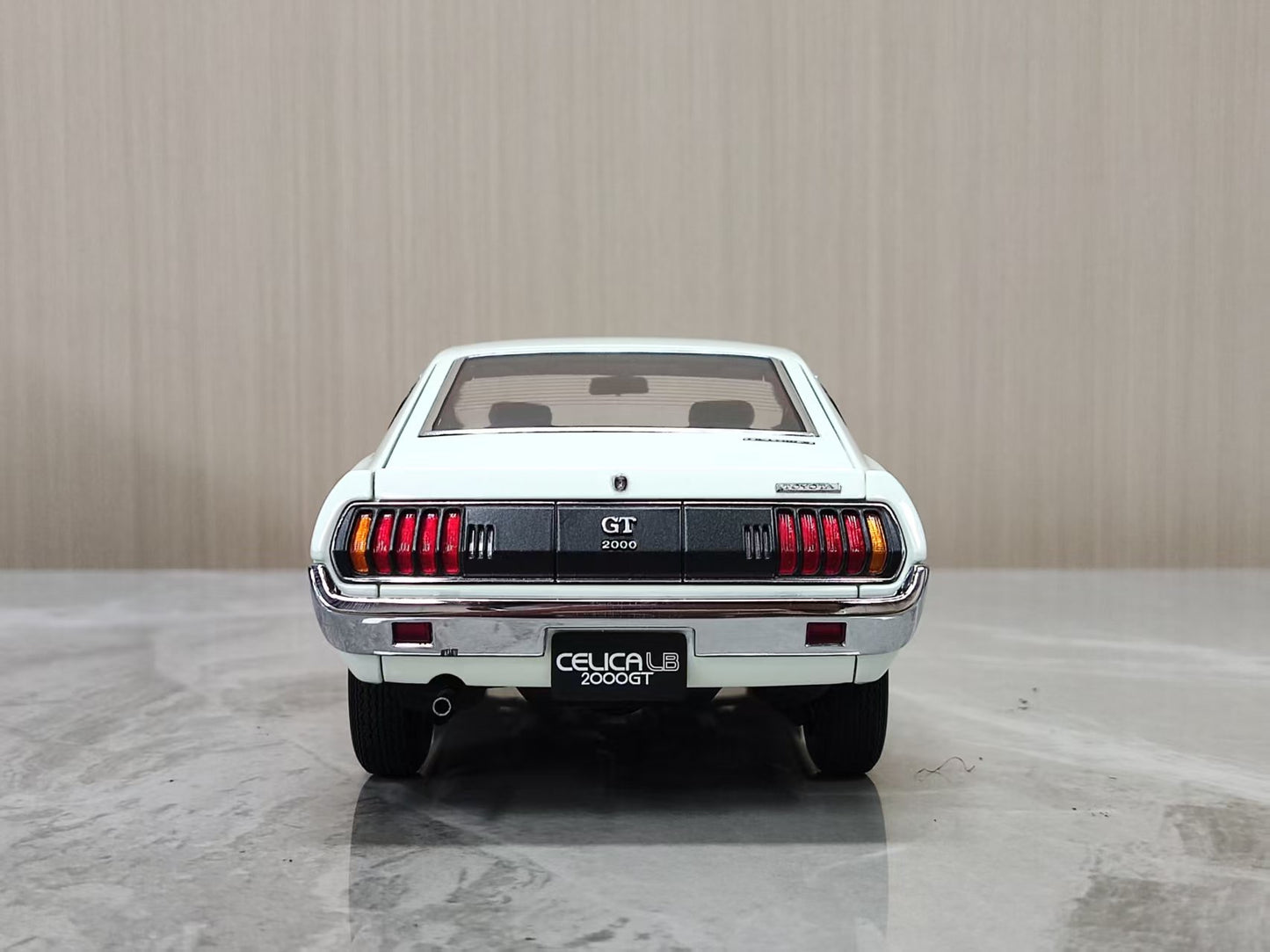 AUTOart 1:18 Toyota Celica 2000GT RA25 White 78766