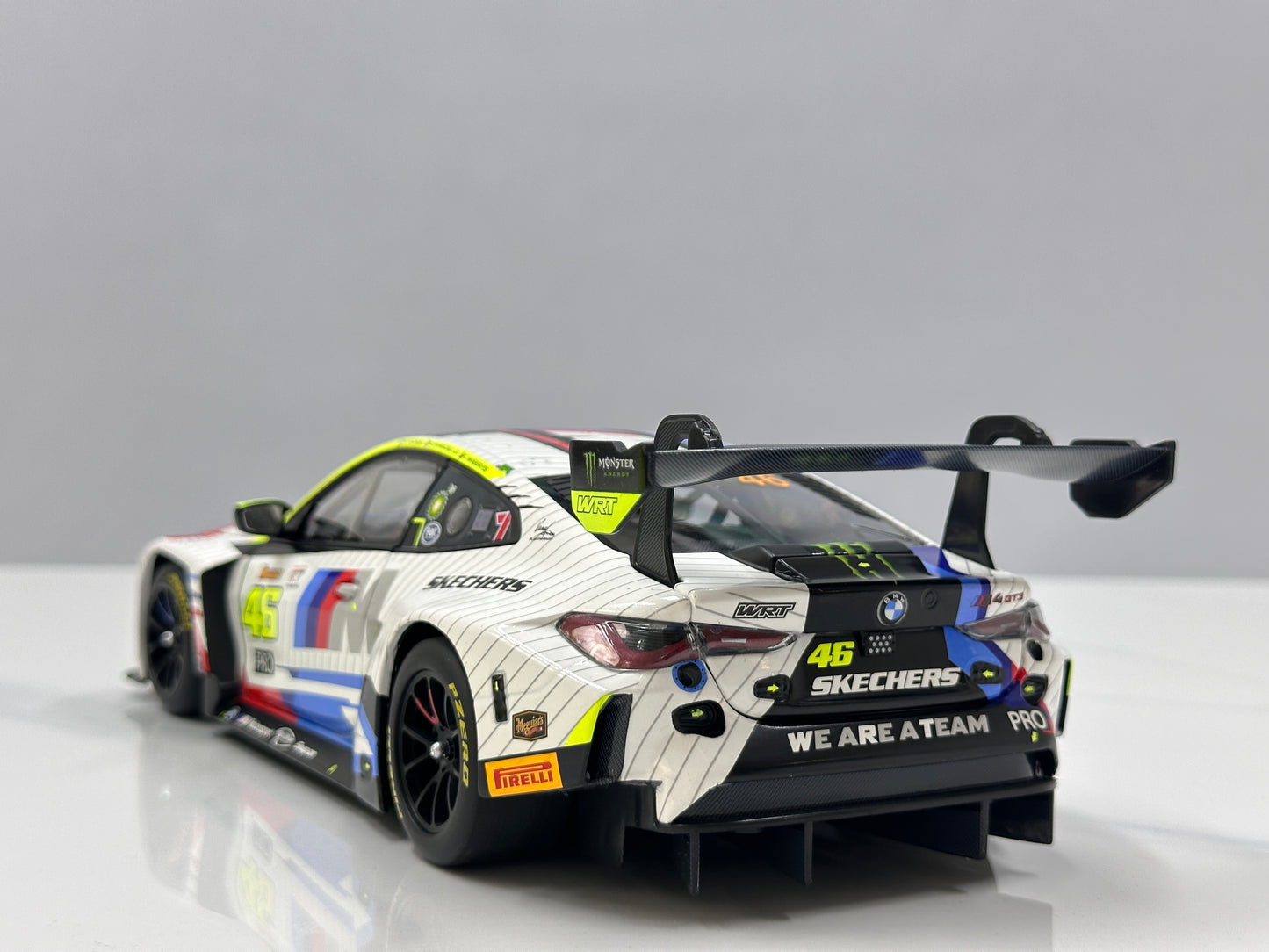 MINICHAMPS 1/18 BMW M4 GT3 TEAM WRT 12H BATHURST 2025 White Livery 110252046