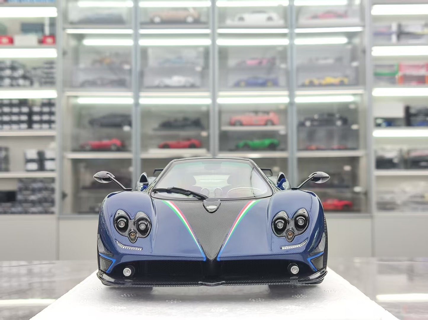 Almost Real 1/18 Pagani Zonda Tricolore Blue Carbon 850620001